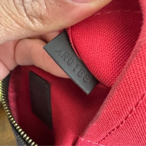 Louis Vuitton Duomo Hobo - Picture 10 of 16